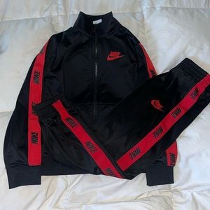 Nike 2 piece track suit size 7